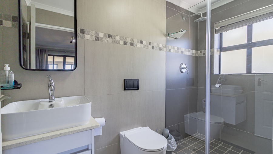 4 Bedroom Property for Sale in Grotto Bay Western Cape